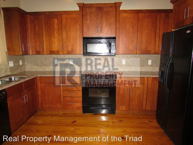 Building Photo - 2 br, 2 bath House - 445 McAdoo
