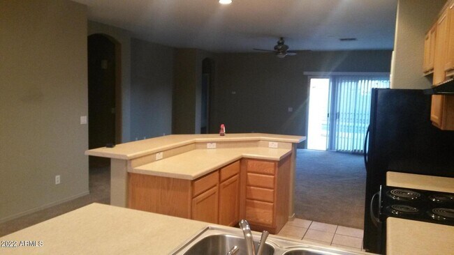 Foto del edificio - 12391 W Grant St