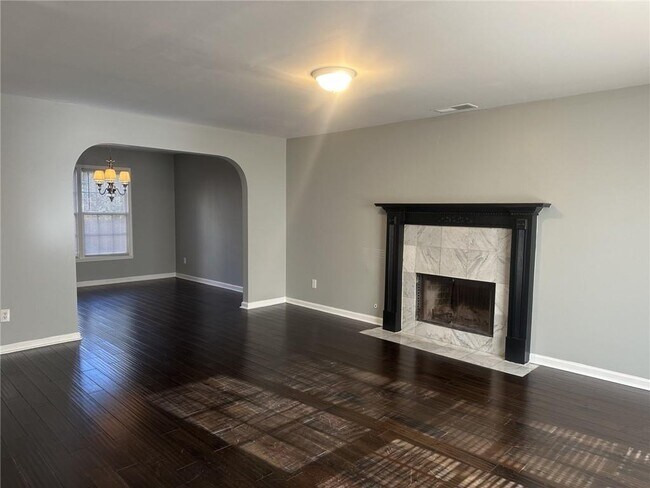 Foto del edificio - 505 Oxford Crest Ct NW