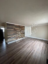 Building Photo - 4580 E Wellington St