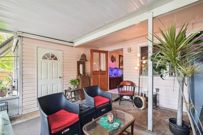 Building Photo - 4 br, 3 bath House - 5505 R 16Th Avenue S