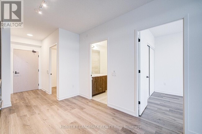 Building Photo - 8 Interchange Wy