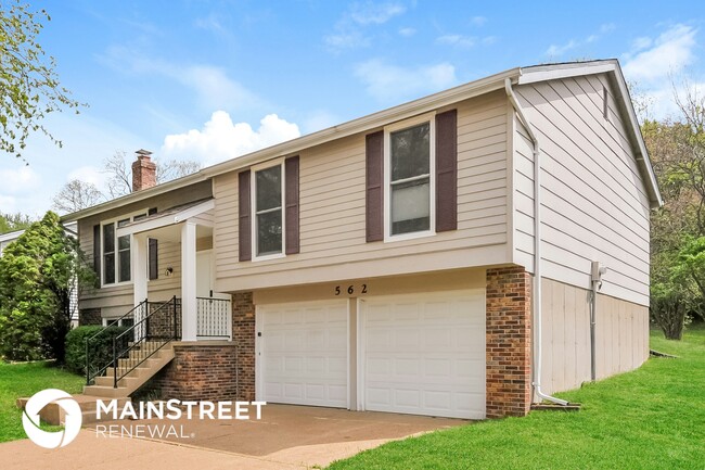 Building Photo - 562 Green Forest Dr