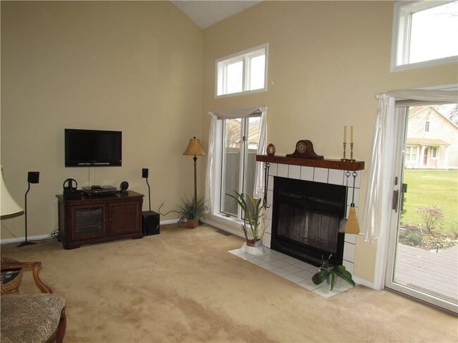 Living room - 16 Montreal Pl