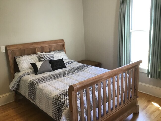 Dormitorio 1 - 4636 Cedar Ave