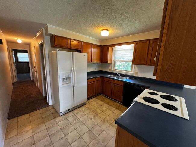 Building Photo - Home in Mocksville for Rent!