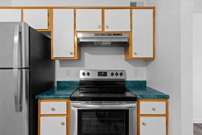 Building Photo - Lakeview Garden Apartments
