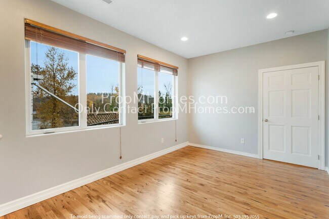 Foto del edificio - Recently Remodeled Riverside Retreat with ...