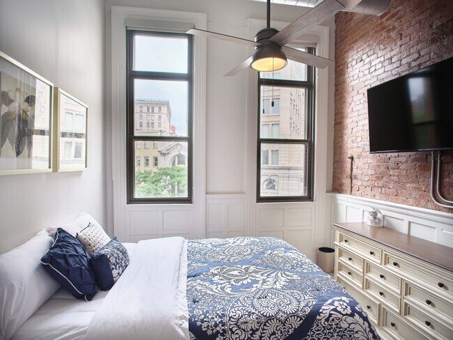 Foto del edificio - 121 E Water St