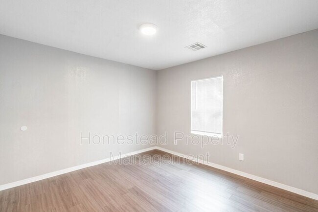 Building Photo - 3241 Cashion Pl