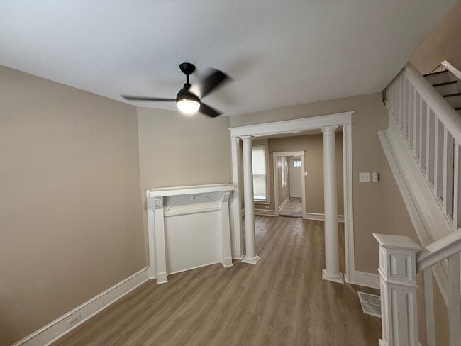 Foto del edificio - Beautifully Renovated Porch Front Home