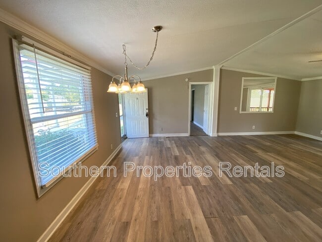 Building Photo - 43 Englewood Cir