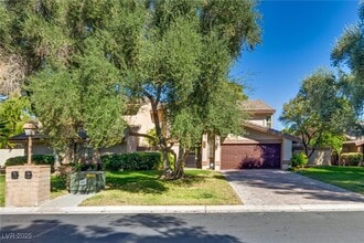 Building Photo - 840 Pinehurst Dr