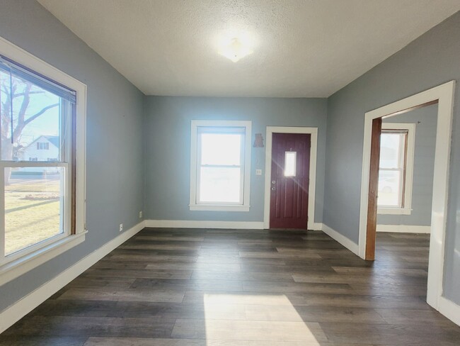 Building Photo - 412 Yund St