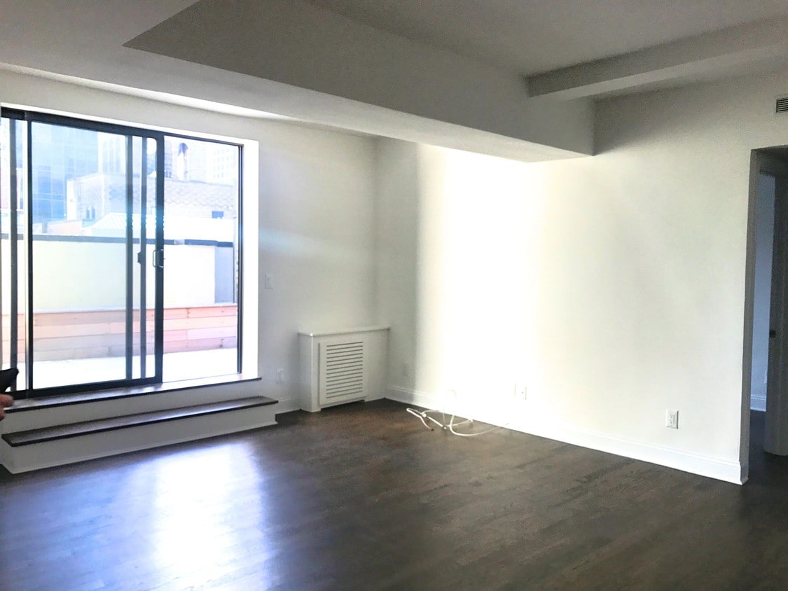 Primary Photo - 200 W 58th St