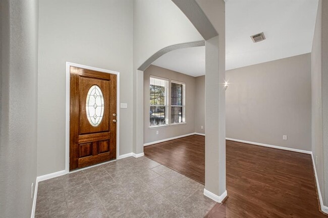 Building Photo - 21449 Naples Holw Ln