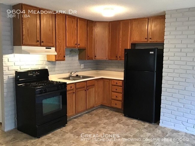 Building Photo - 3 bedroom in Indianapolis IN 46235