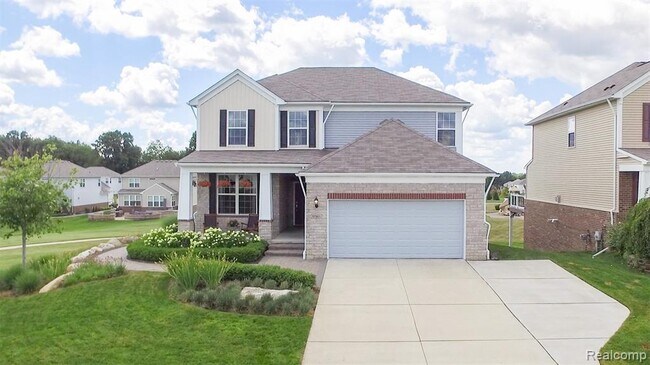 Building Photo - 57901 Russet Ln