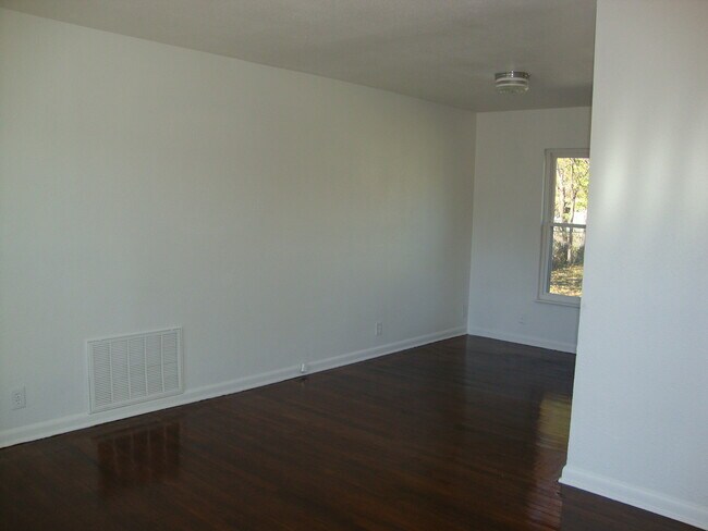 Building Photo - Greenhill Village