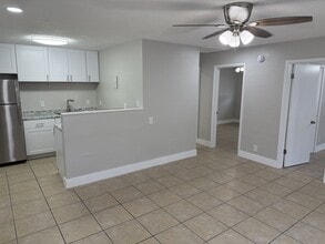 Building Photo - 1331 Holly Heights Dr