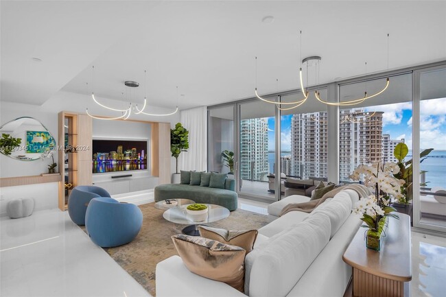 Building Photo - 300 Biscayne Boulevard Way