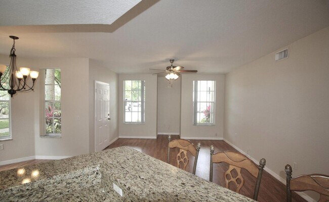 Building Photo - 1007 Belmont Pl