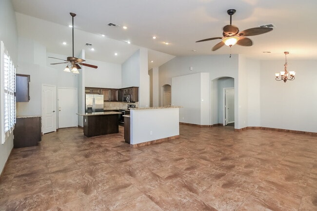 Building Photo - 20960 E Via Del Rancho Rd