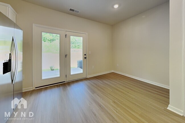 Foto del edificio - 1290 Principal Featherstone Ave