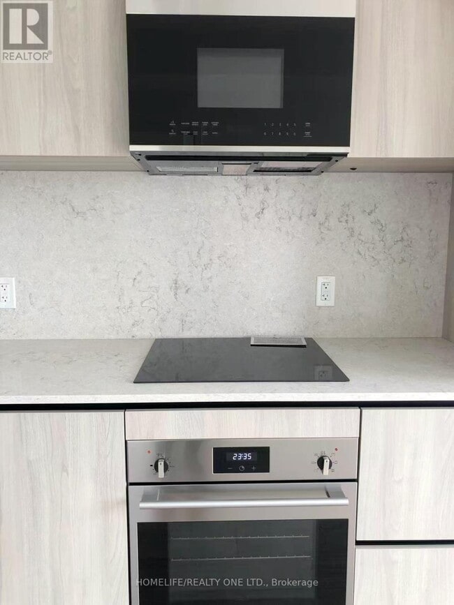 Building Photo - 108 Peter St