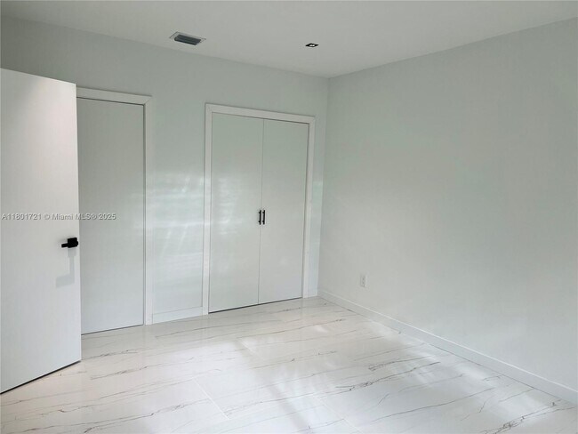 Building Photo - 1155 102nd St
