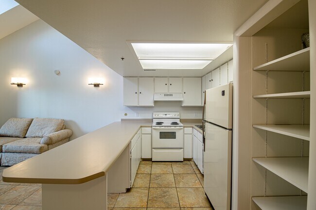 Building Photo - Condo in Historic Old Town