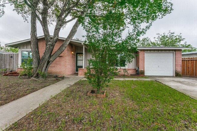 Building Photo - RENOVATED 2-BEDROOM HOME IN EAST TERRELL HILLS