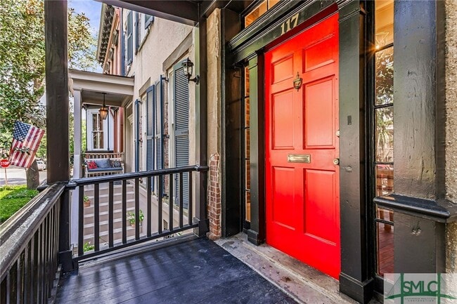 Building Photo - 117 E Jones St
