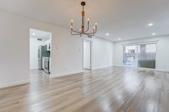 Building Photo - 7555 Katy Fwy