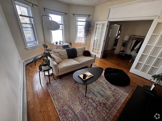 Building Photo - 40 Litchfield St