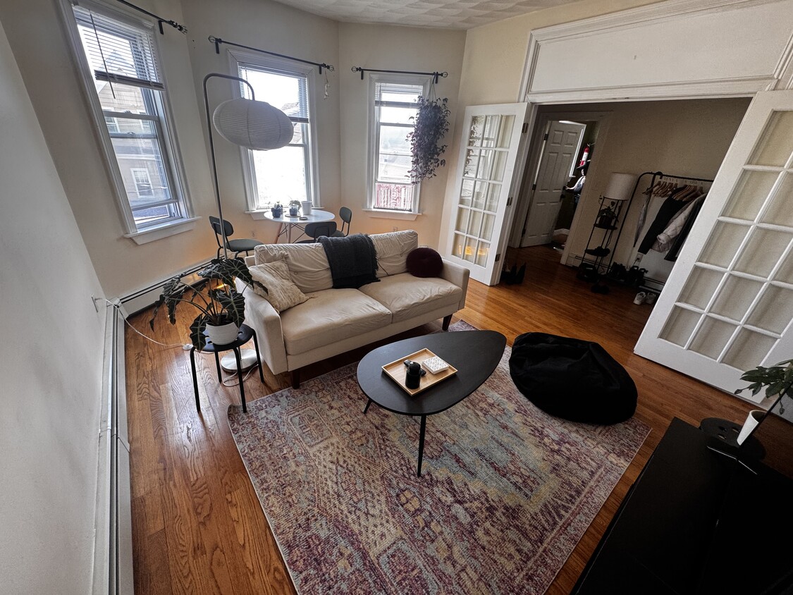 Primary Photo - 40 Litchfield St