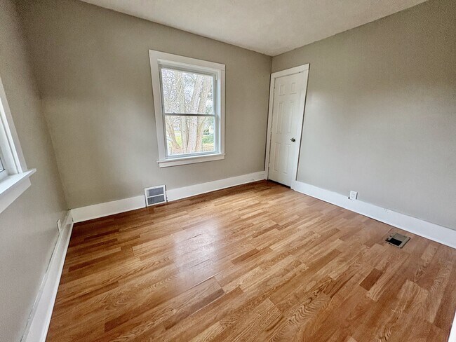 Foto del edificio - 1174 Tampa Ave