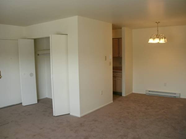 Foto del edificio - 01-96 Lincoln West Drive-#01