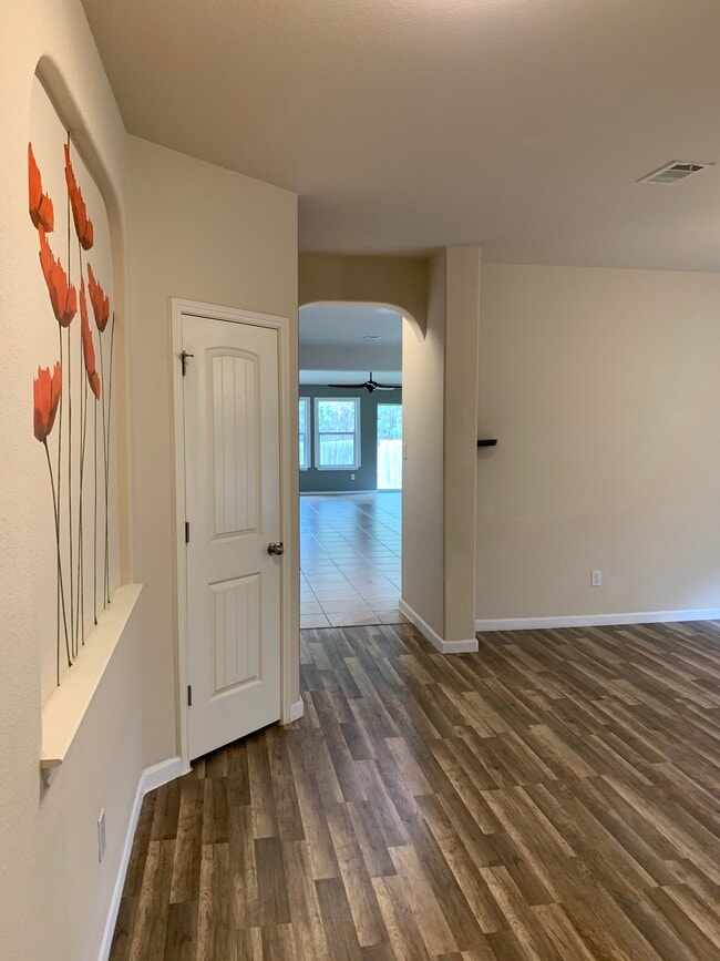 Bonus from dinning/ living/office/ Entry - 15327 English River Loop