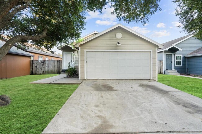 Foto del edificio - 11718 Greencanyon Dr