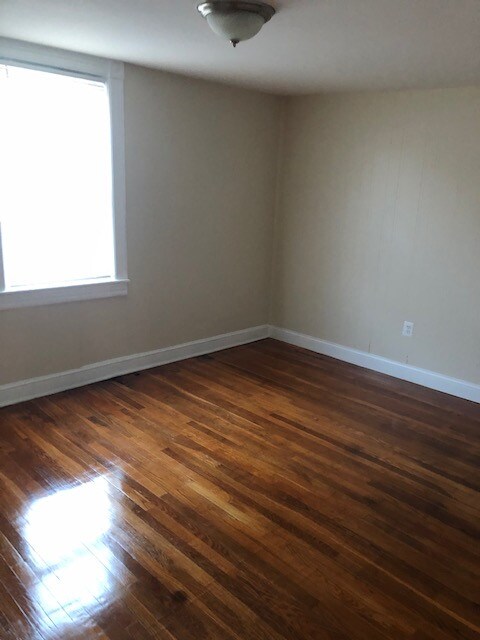Foto del edificio - 5451 Belair Rd
