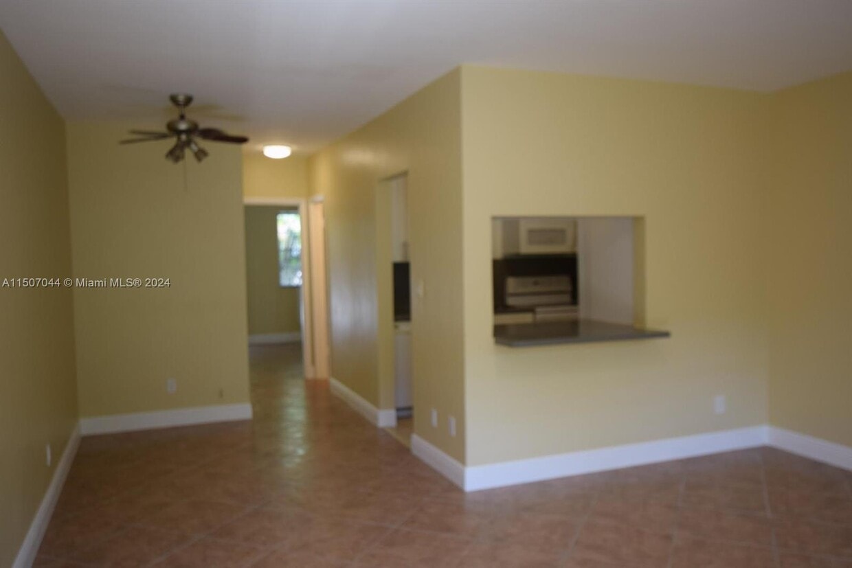 Primary Photo - 2915 Plunkett St