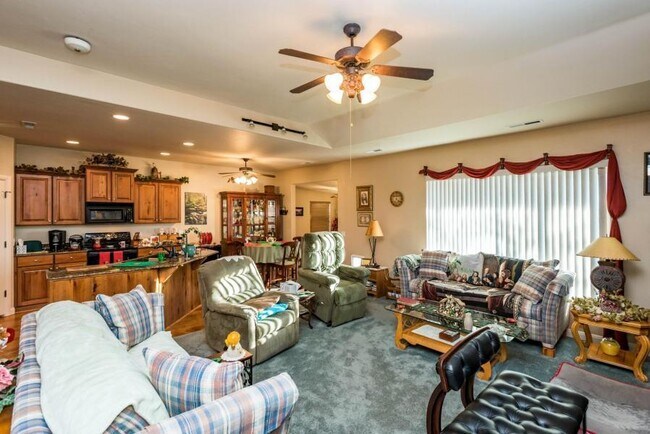 Foto del edificio - 3 Bedroom Home In South Pointe Subdivision...