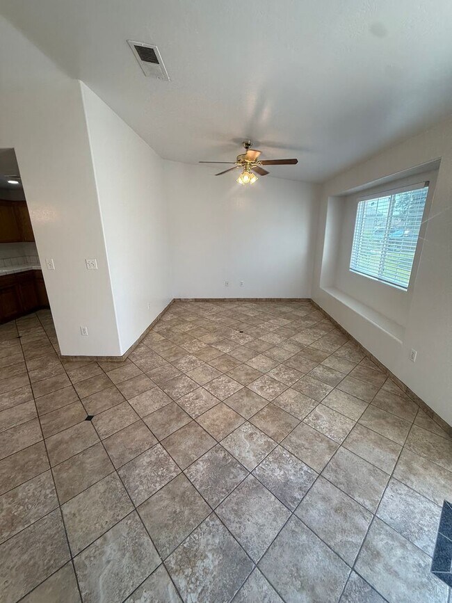 Foto del edificio - charming 3-bedroom, 2-bath home