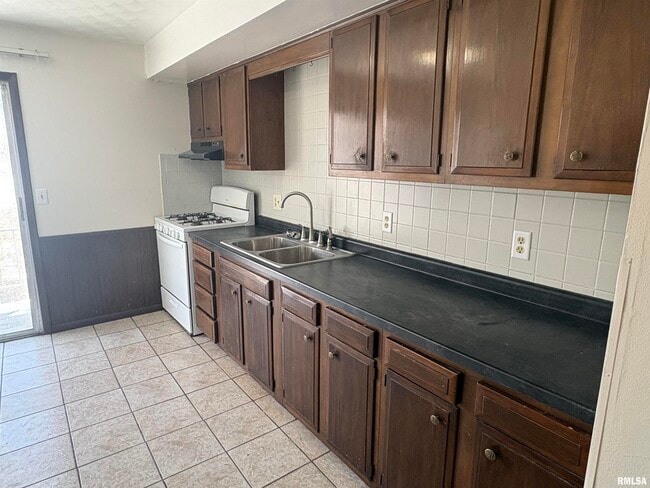 Building Photo - 2719 W Radan Ct