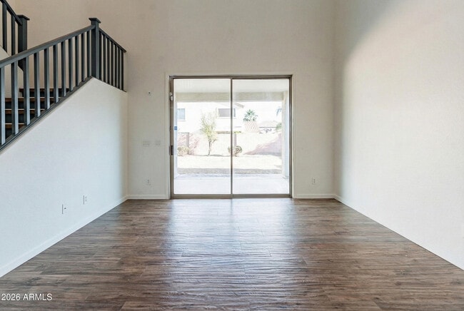 Foto del edificio - 10625 E Knowles Ave