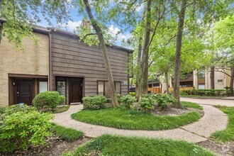 Building Photo - 11711 Memorial Dr