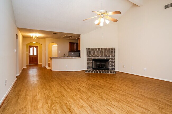 Foto del edificio - 18714 Timber Spring Dr