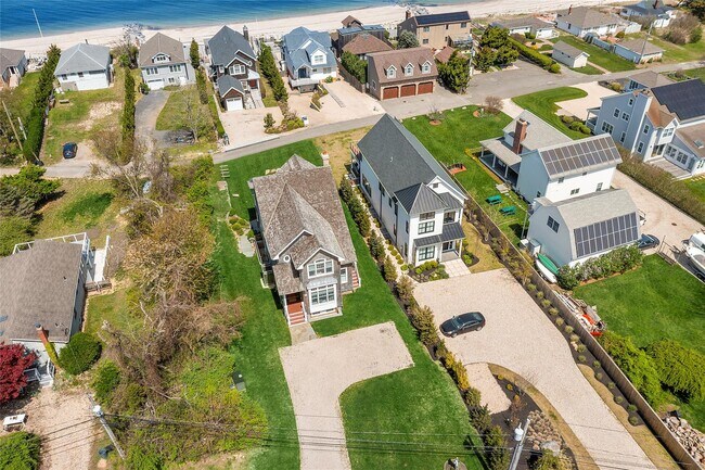 Foto del edificio - 938 Sound Shore Rd