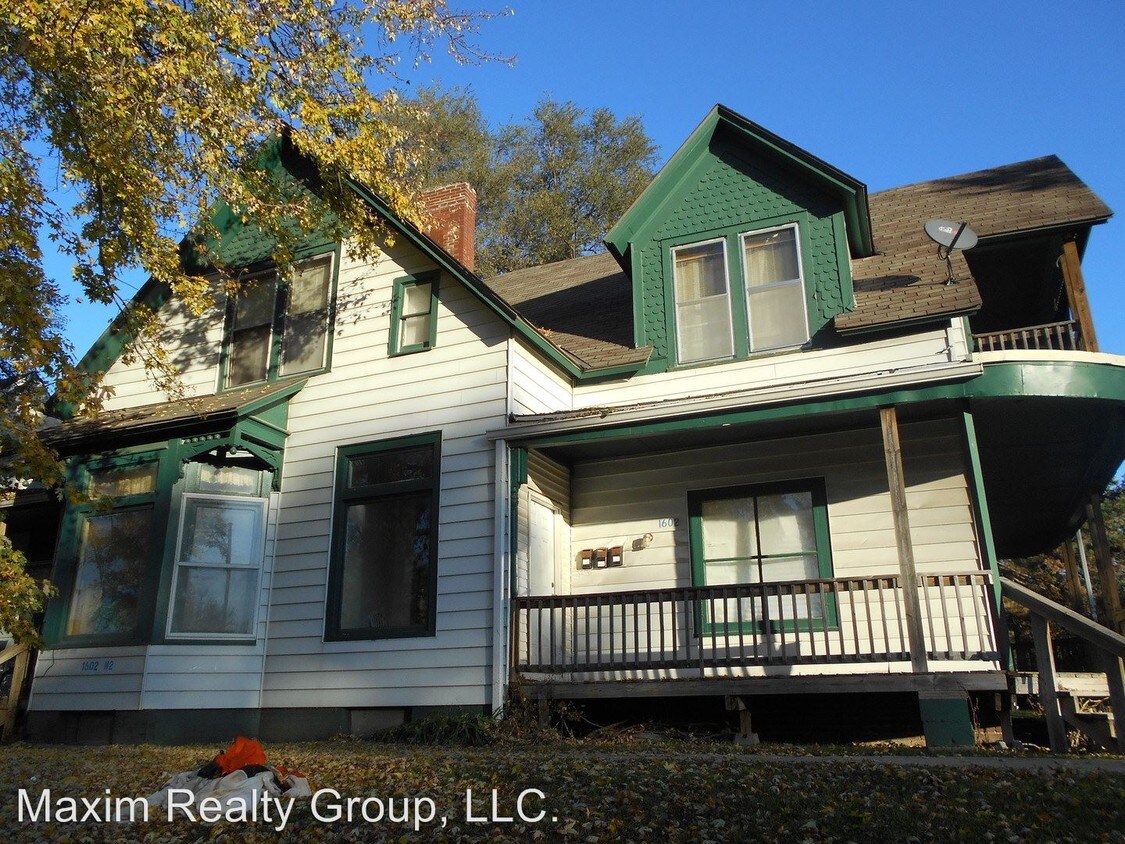 Primary Photo - 1602 MILITARY Ave